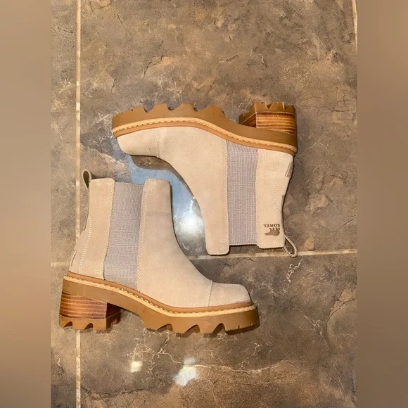 Sorel Women's Cream and Tan Ankle Boots - Picture 3 of 7